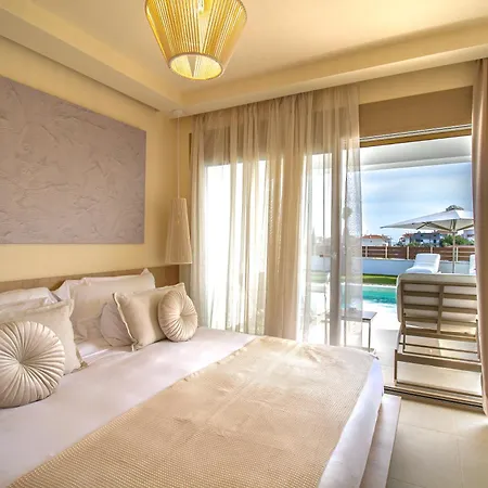 Anna Luxury By Travelpro Flogita